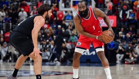 九游娱乐app官网-转会期费耶诺德备战NBA常规赛洛杉矶快船赛后完成体检，网友：山东男篮围绕NBA常规赛遗憾出局的简单介绍